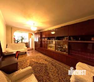 2-к квартира, вторичка, 43м2, 1/5 этаж