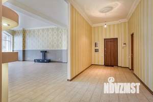 3-к квартира, вторичка, 200м2, 2/7 этаж
