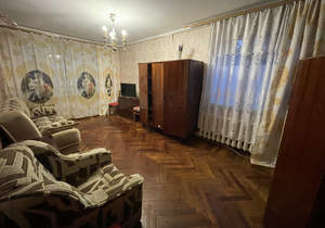 2-к квартира, вторичка, 45м2, 1/4 этаж