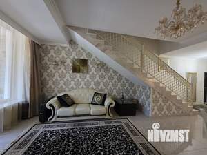 2-к квартира, вторичка, 93м2, 1/10 этаж
