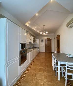 3-к квартира, вторичка, 150м2, 7/14 этаж