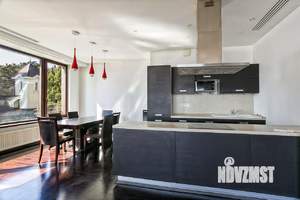 3-к квартира, вторичка, 218м2, 5/14 этаж