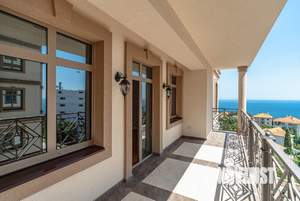 3-к квартира, вторичка, 132м2, 7/8 этаж