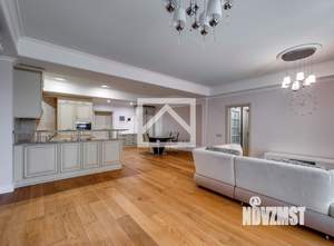 3-к квартира, вторичка, 133м2, 1/8 этаж