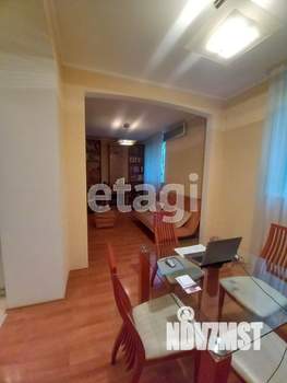 2-к квартира, вторичка, 55м2, 1/4 этаж
