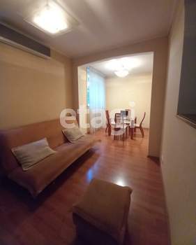 2-к квартира, вторичка, 55м2, 1/4 этаж