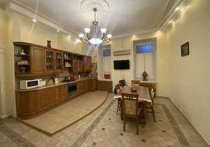 3-к квартира, вторичка, 115м2, 1/3 этаж