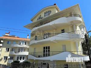 4-к квартира, вторичка, 236м2, 1/4 этаж