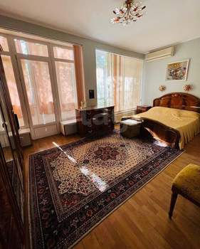 3-к квартира, вторичка, 103м2, 2/4 этаж