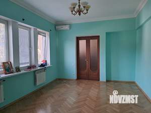 4-к квартира, вторичка, 133м2, 3/3 этаж