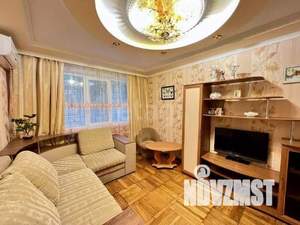 2-к квартира, вторичка, 44м2, 1/4 этаж