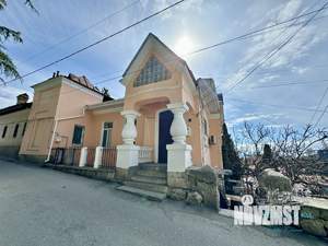 4-к квартира, вторичка, 140м2, 3/3 этаж