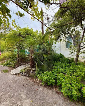 2-к квартира, вторичка, 46м2, 1/1 этаж