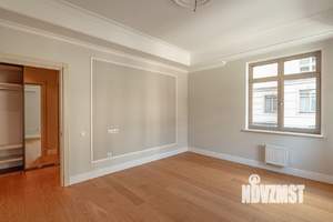 2-к квартира, вторичка, 133м2, 2/8 этаж