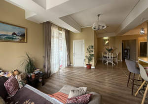 4-к квартира, вторичка, 142м2, 9/9 этаж