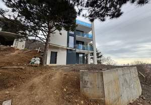 4-к квартира, вторичка, 108м2, 2/4 этаж