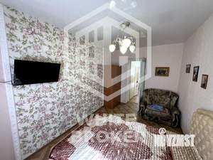 3-к квартира, вторичка, 55м2, 1/1 этаж