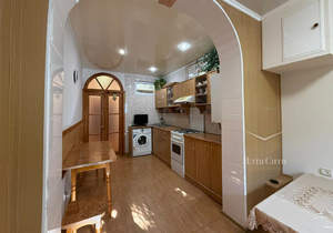 2-к квартира, вторичка, 74м2, 1/1 этаж