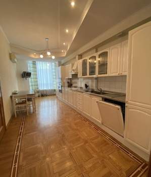 3-к квартира, вторичка, 150м2, 7/14 этаж