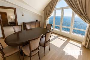 3-к квартира, вторичка, 134м2, 6/6 этаж