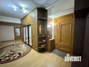 4-к квартира, вторичка, 136м2, 1/7 этаж