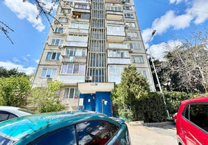 2-к квартира, вторичка, 62м2, 1/9 этаж