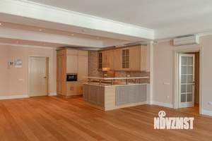 3-к квартира, вторичка, 133м2, 2/8 этаж