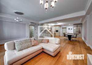 3-к квартира, вторичка, 133м2, 1/8 этаж