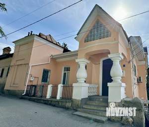 4-к квартира, вторичка, 140м2, 3/3 этаж