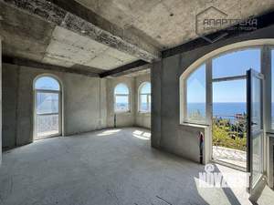 2-к квартира, вторичка, 120м2, 3/5 этаж