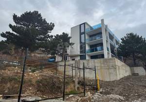 4-к квартира, вторичка, 108м2, 2/4 этаж
