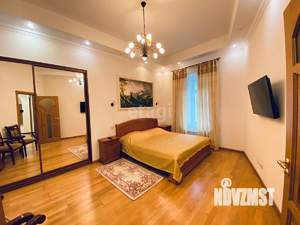 3-к квартира, вторичка, 110м2, 1/4 этаж